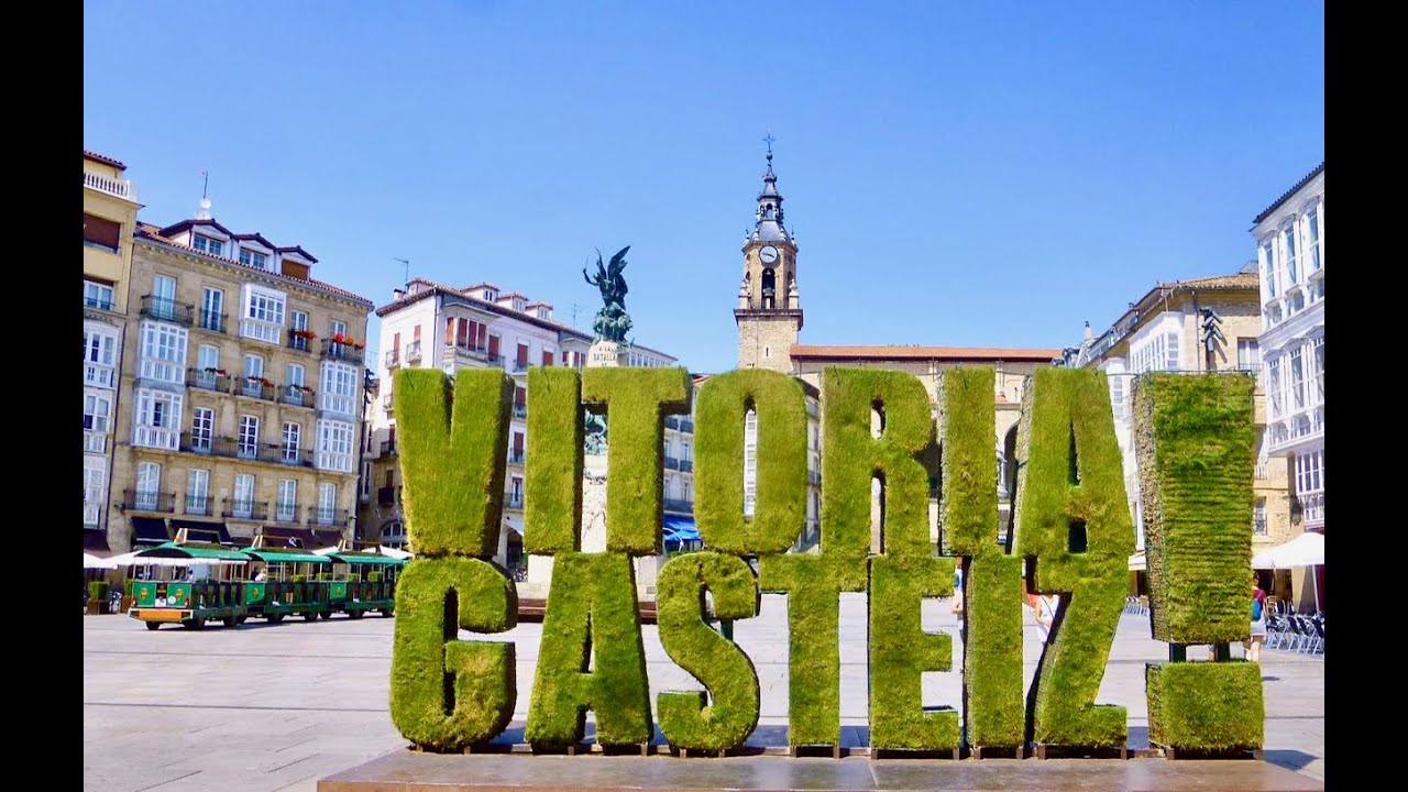 Vitoria-Gasteiz, Spain | People-watching (4K)