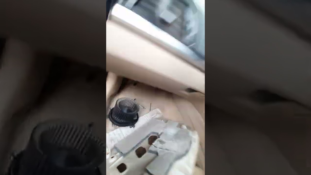 bmw blower noise solution open a blower check the problem is moter ko repair kiya he hmne