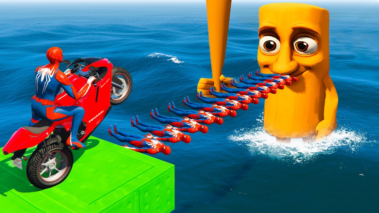 الرجل العنكبوت انقاذ باتمان Spider-Man Ride on Motorcycle Rescue Batman vs Iron man GTA 5 Superhero!