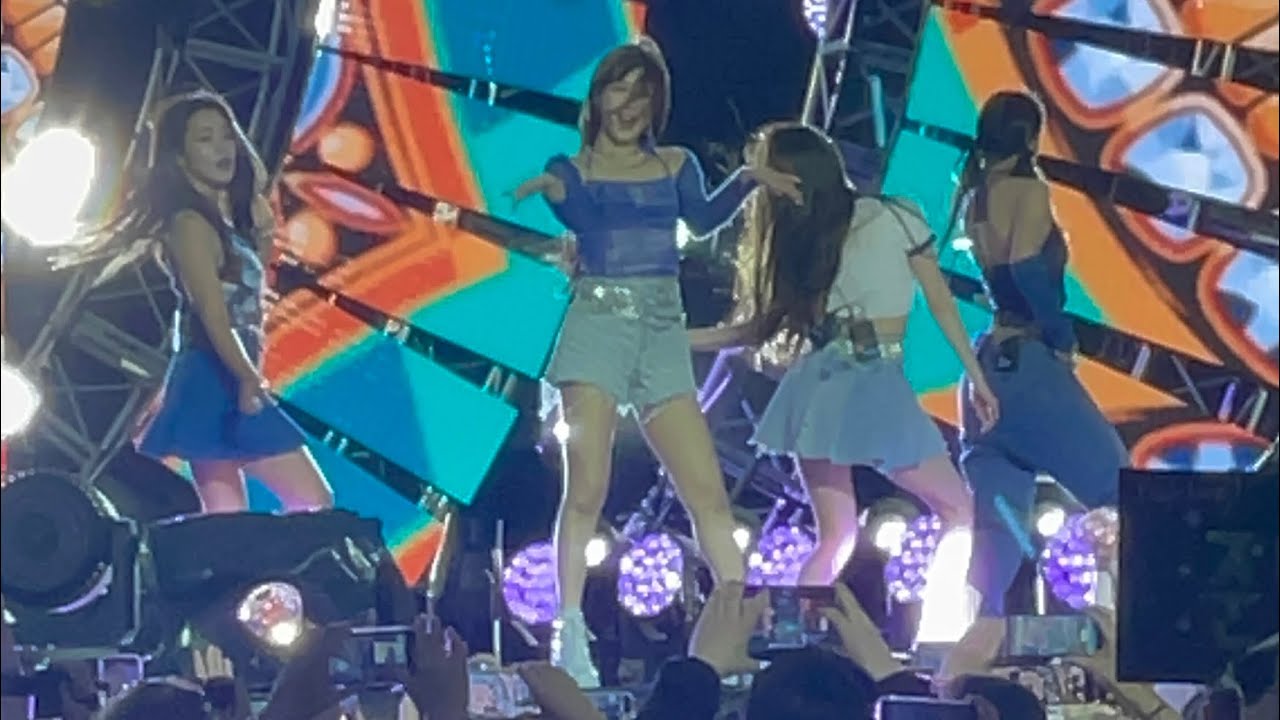 [1080p SCREEN] Red Velvet- Bad Boy(eng ver); the MIK Festival in Southwark Park London 220730 FANCAM