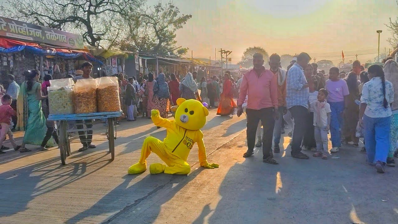 Irritating People 😆 Teddy bear Bakchodi 😂 Funny Prank | India | Delhi || Crazy Teddy Dance 