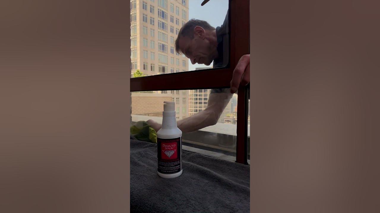 What do professional window cleaners use to clean windows YouTube