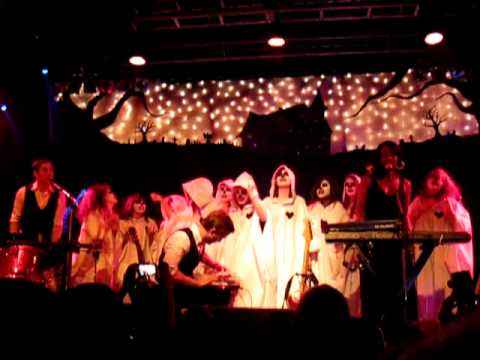 Dead Man's Bones Pa Pa Power finale in Vancouver