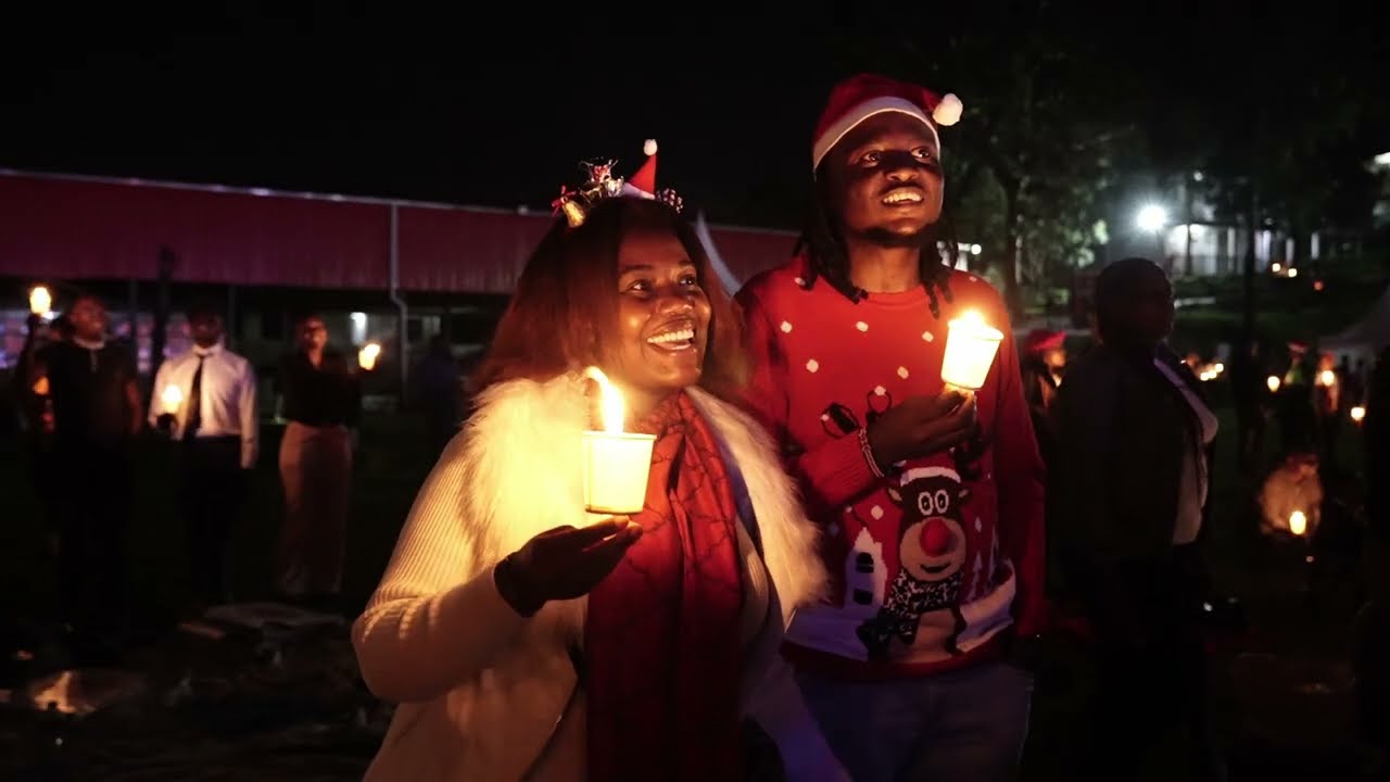 Рождественские гимны при свечах. Истоки пастора Крейга Люпера