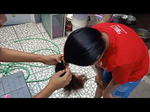 Cewek Potong Rambut Praktis, Kurang dari 5 Menit
