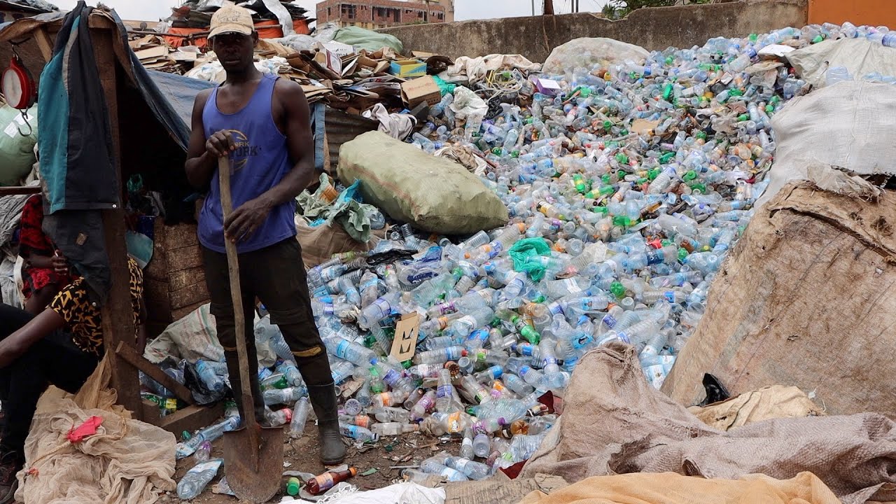 02. The plastic collectors of Kisenyi