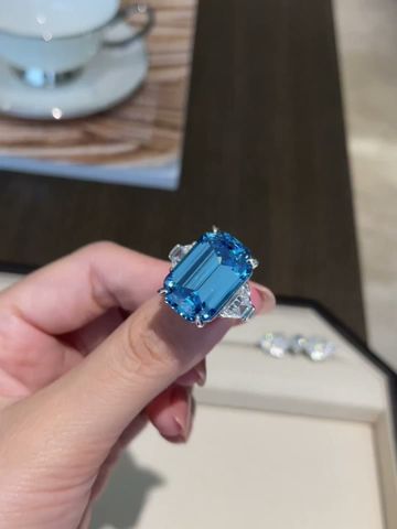 Main stone 22ct artificial blue diamond ring