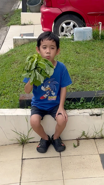 Suspicious Keizo eating vegetables⁉️