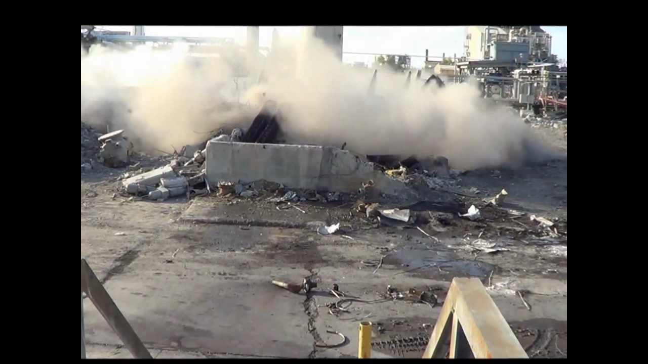 200 Ft Column Tripped Demolition in Baton Rouge, Louisiana YouTube