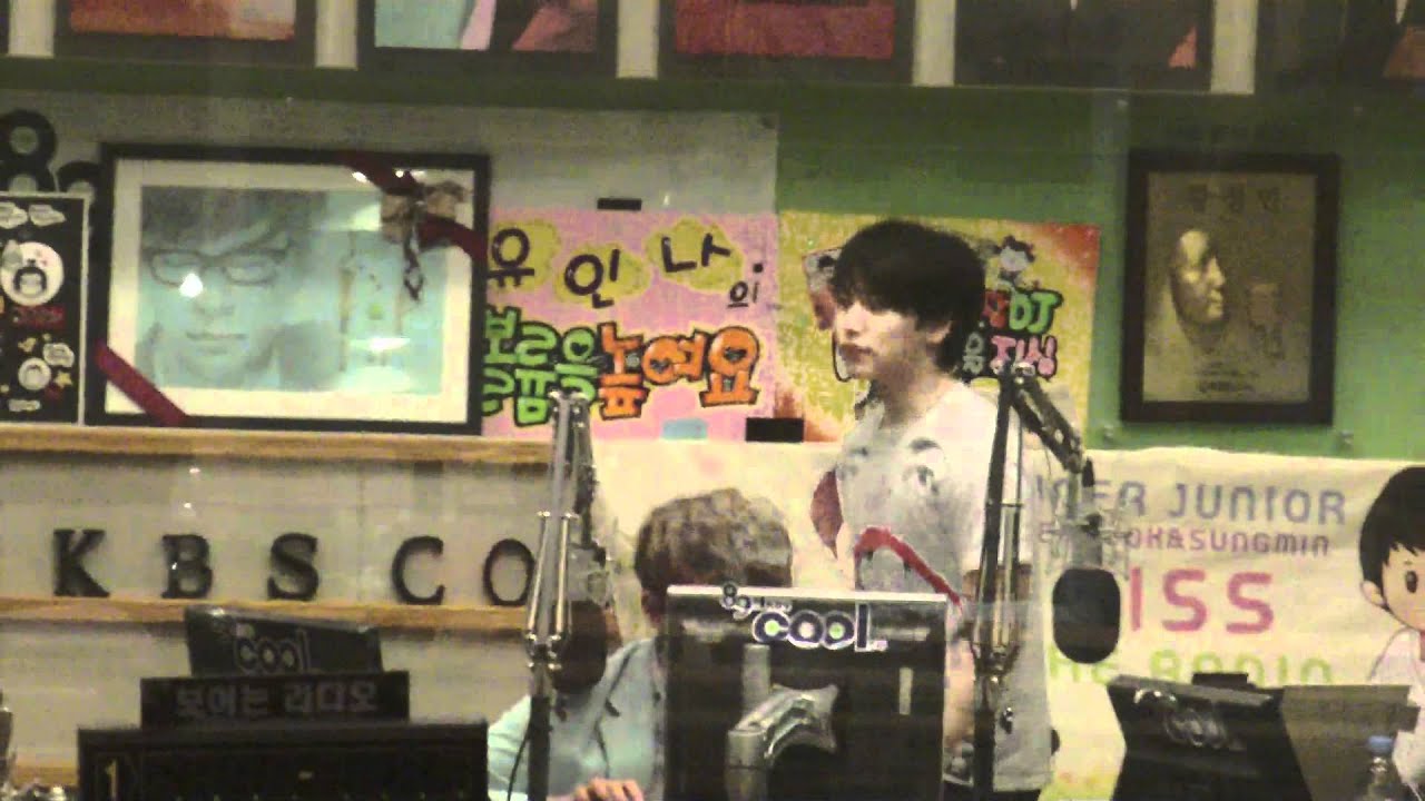 120605 Sukira - Sungmin playing around