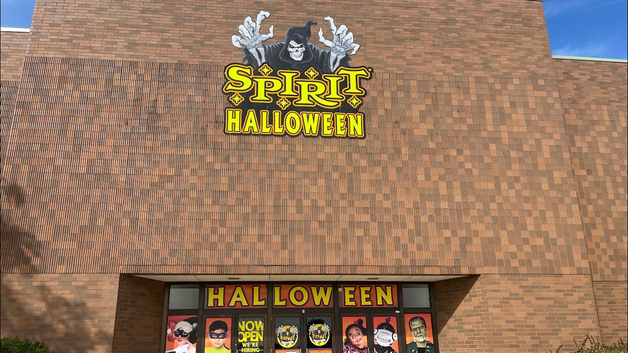 Spirit Halloween 2023 Mishawaka Indiana inside an abandoned sears YouTube