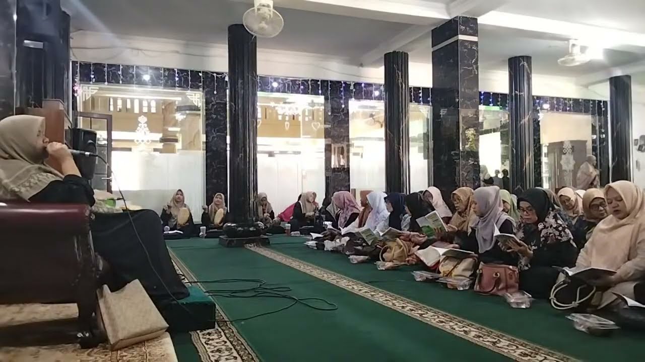 Maulid Ad Dhiyaul Lami bersama Syarifah Aluya al-Attas dan tim Hadroh Nurul Husna