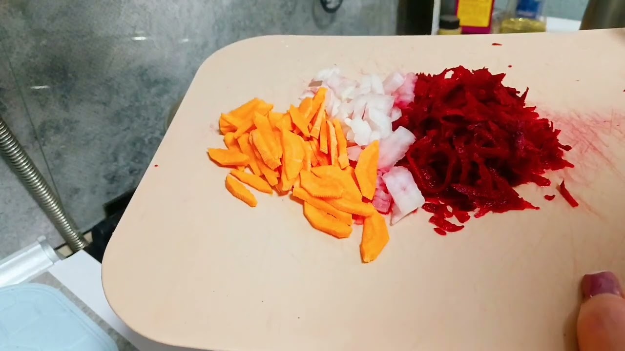 הבורש הטעים ביותר עם קציצות – מתכון שילדים ומבוגרים יאהבו