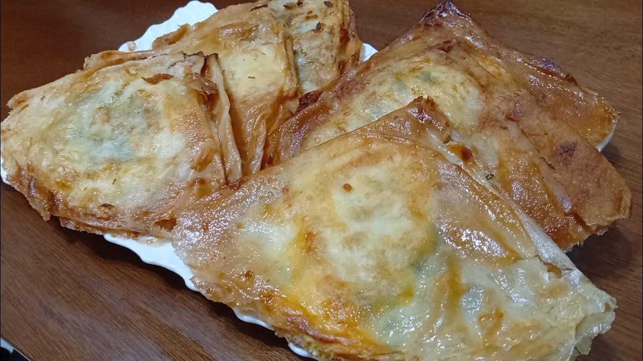 ورقة بسطيلة محشوة بالبيض: وصفة سريعة وشهية