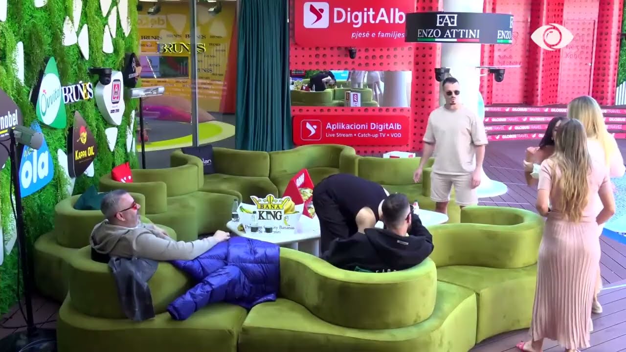 Top Channel/ Greta pështyn në fytyrë Juelën dhe akuzon Rogertin: Më preku në…