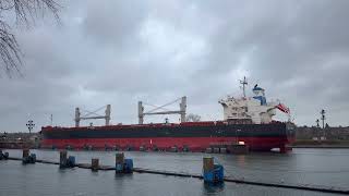 AQUAVITA WEALTH Schüttgut Frachter erreicht Nord-Ostsee-Kanal Schleuse Kiel