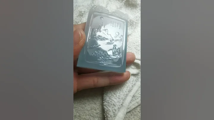又一件巨作诞生了，由张炳光大师操刀雕刻到抛光起货历时快一年了终于可以跟大家见面啦。有没有美到大家啊#jadeite #陈家艺术翡翠 - 天天要闻