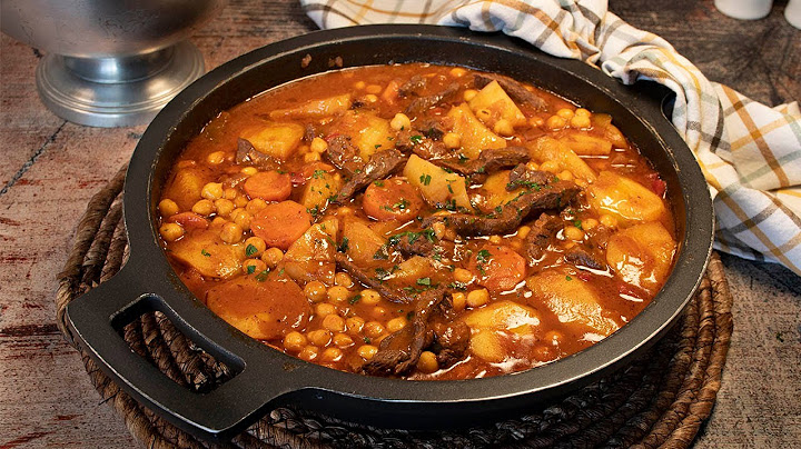 Guiso de carne con garbanzos y patatas. COCINA TRADICIONAL PARA CHUPARSE LOS DEDOS