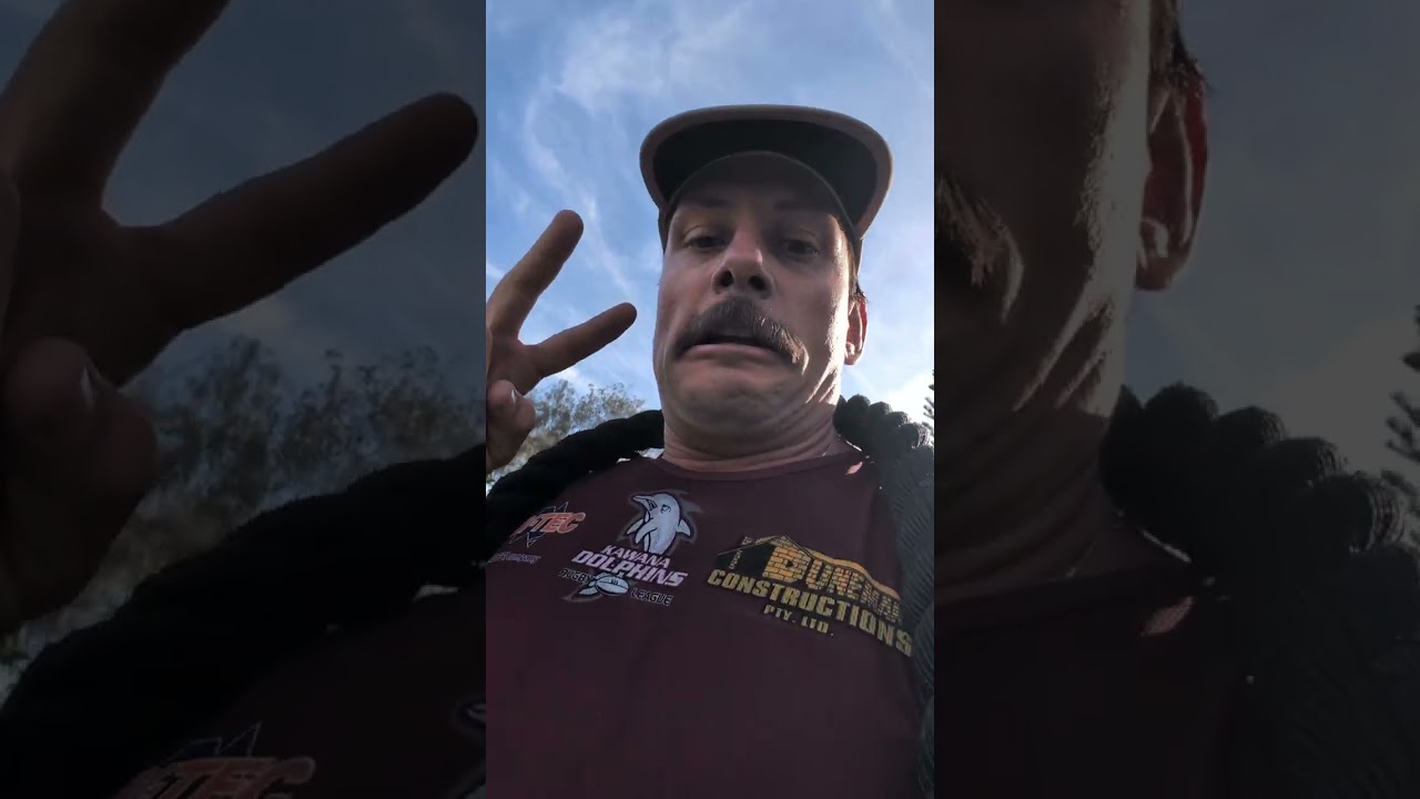 Old fella doing young fella stuff 🏉 Point Cartwright Hill Run 31/01