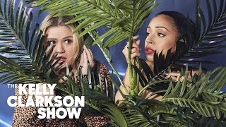 @lizakoshy Surprises Kelly Clarkson With Impromptu Photo Shoot | Digital Exclusive screenshot 5