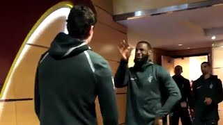 LeBron James maç öncesi Cedi Osman'ı dans ettiriyor :)