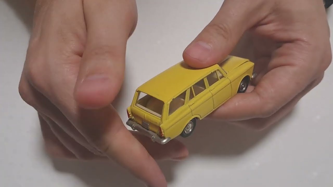 распаковка Violity раритетный москвич 426 А3 жёлтый