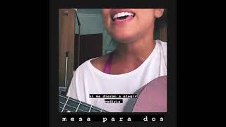 Julia Medina - Mesa para dos