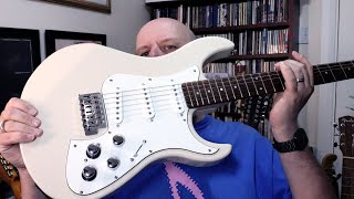 Line 6 Variax Standard in White Guitar Review - Alan Harwood