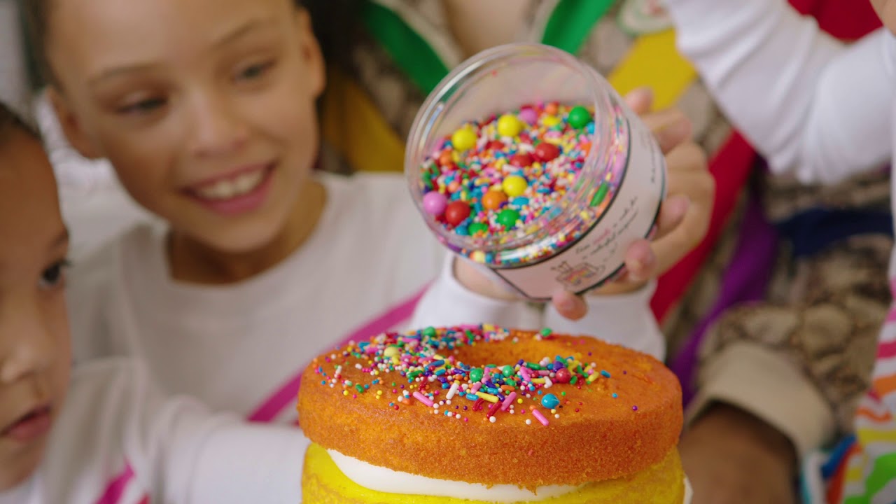 Making the Flour Shop's Explosion Cake!!