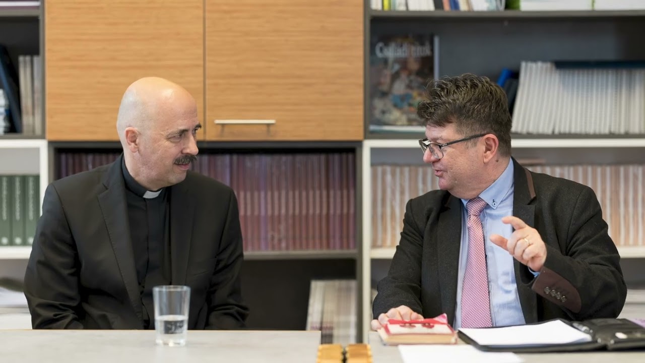 Dr. Aáry-Tamás Lajos, az oktatási jogok biztosának látogatása az Üllői úti székházban