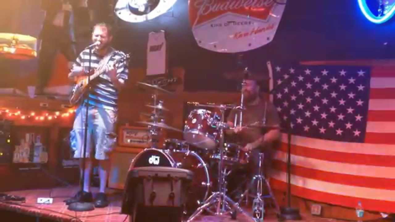 Horrible Guitarist gets slapped by own band members!!!