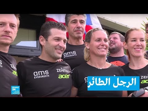 مخترع فرنسي ينجح في عبور قناة المانش على ظهر لوح طائر نفاث
