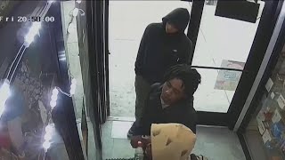 Philly police search for 4 suspects in shooting death of teen on SEPTA bus