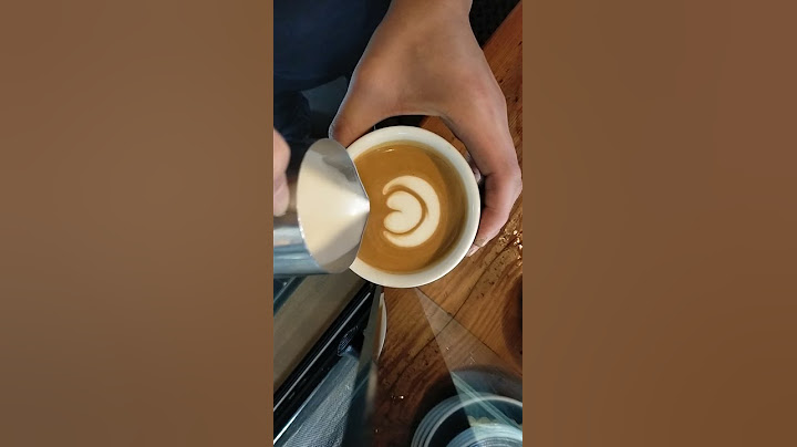 Latte Art Tulip Swan