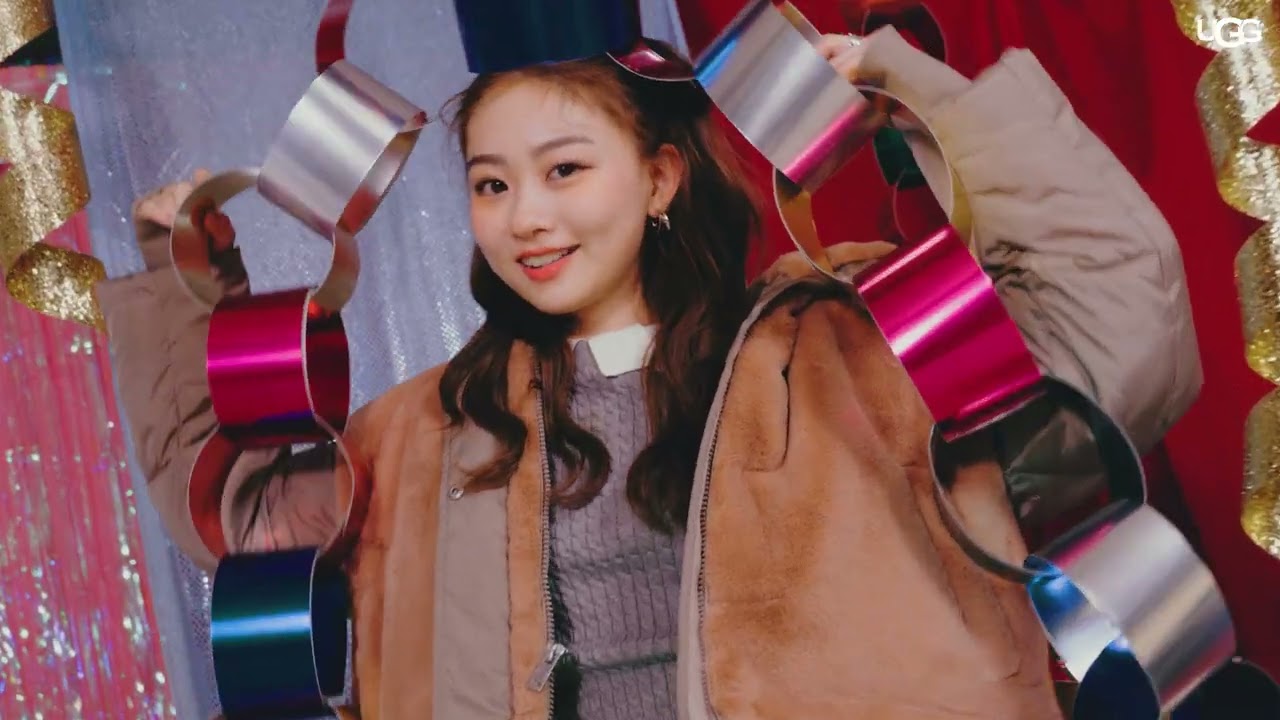 UGG® HOLIDAY 2023 with みとゆな ～Classic Mini Mirror Ball～ - YouTube