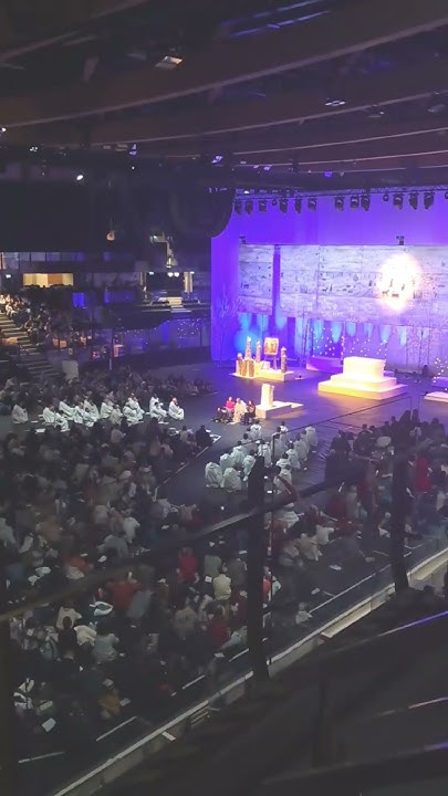 prayer-for-the-peace-in-ukraine-at-the-european-meeting-of-taiz-in