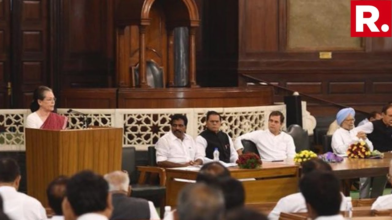 Sonia Gandhi Praises Rahul Gandhi's "Fearless Leadership" After Being Elected As CPP Leader