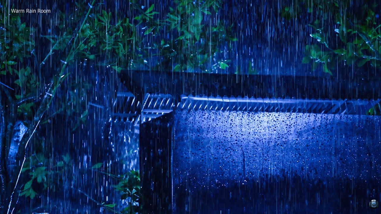 Звуки сильного дождя и грозы для сна | Сильный дождь и интенсивный гром над старым домом