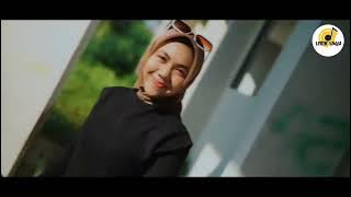 Gita Gutawa - Aku Cinta Dia (Lirik)