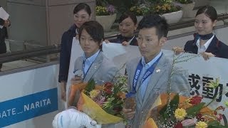 「自信になった」「楽しめた」 スノボ男子メダリストが帰国