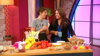 4 Easy Friendsgiving Ideas to Step Up Your Hosting Game | Rachael Ray Show