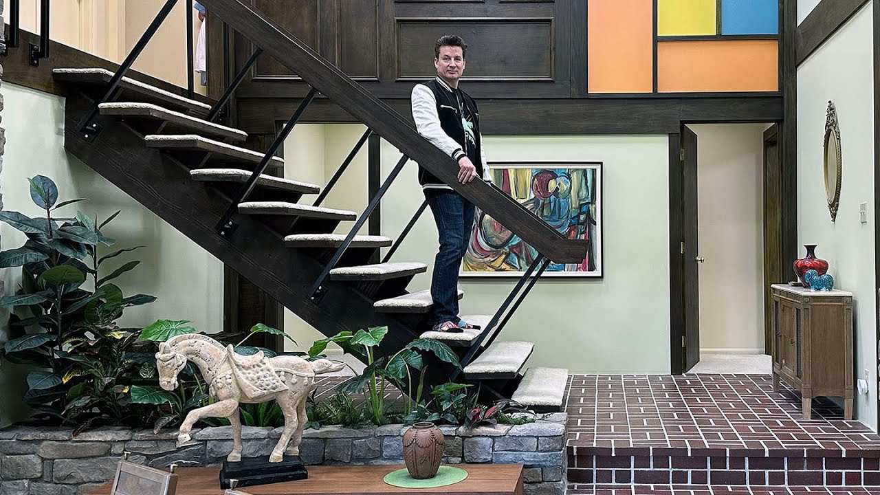 The Brady Bunch House Tour