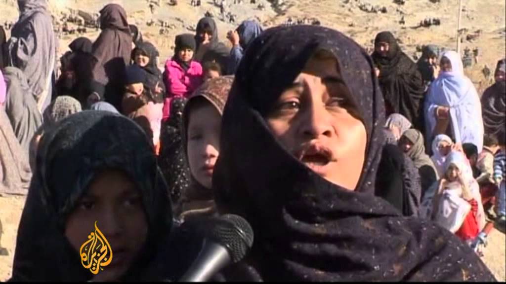 شيعة باكستانيون يدفنون ضحايا التفجير في كويتا
