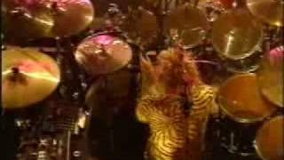 Scorpions - We don&#39;t Own the World - Moscow 2001 (orchestra).flvAT.flv