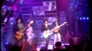 The Pretenders - 2000 Miles. Top Of The POps 1983 chords