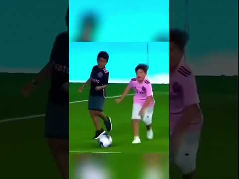 ميسي عجبه اداء ابنه 