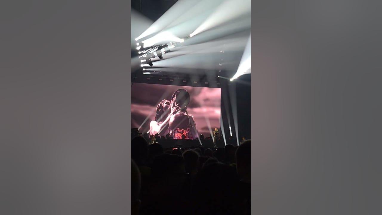 Falling in Reverse - God is a weapon (Live debut)