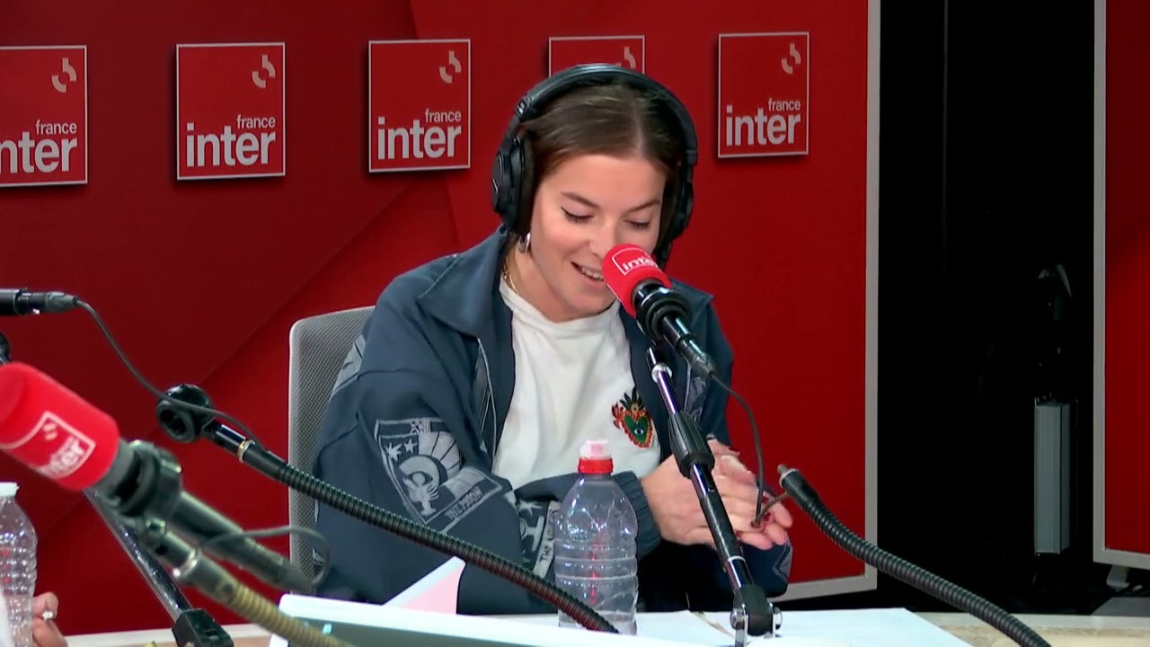 Histoire de fessée - Manon Bril : l’amie de la Franche