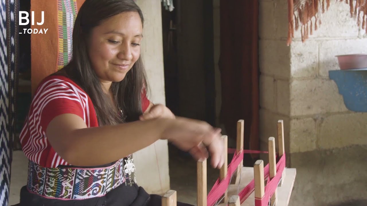 マヤ民族女性に2000年伝わる機織りの技法