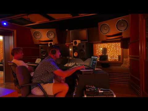 EP 1 - Shapeshifter In The Studio